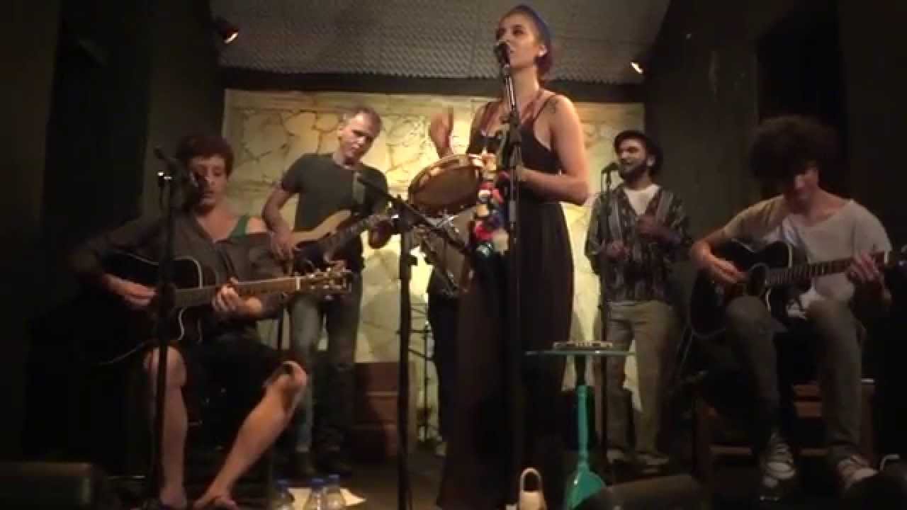 Coroné Antonio Bento - Chico Chico, Julia Vargas e Rodrigo Garcia no Beco das Garrafas