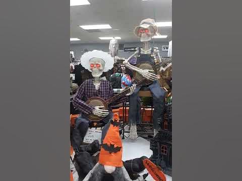 Banjo playing skeletons at a gas station store in Benton, Missouri ...