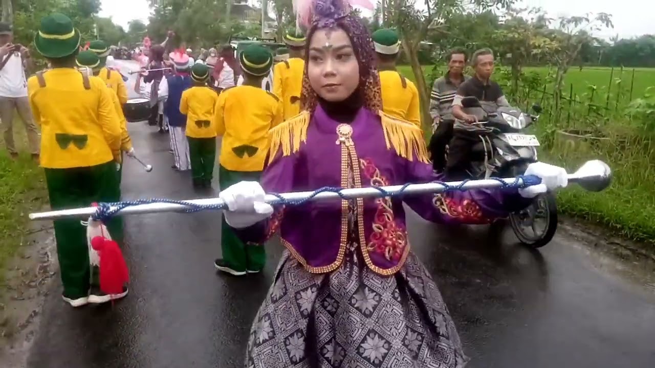 DRUMBAND DI TENGAH HUJAN PONOROGO#drumband 