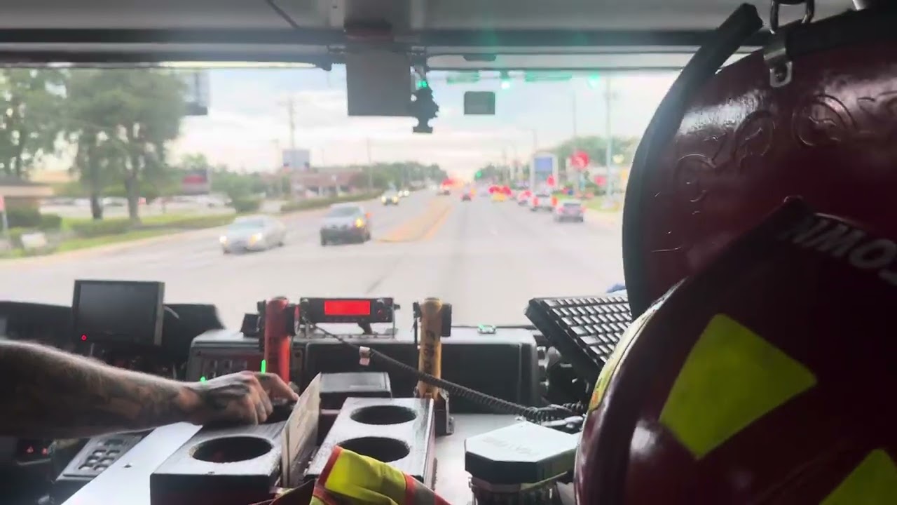 Clay County Fire Rescue | Engine 18 Responding | Motor Vehicle Accident