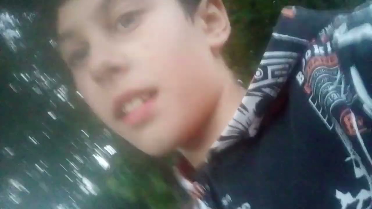 Caut comori îngropate