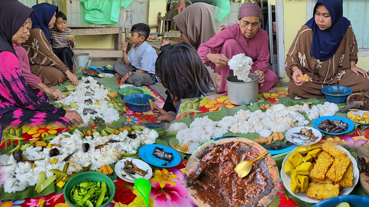 Jenguk Ema di Rumah Adik, Nyampe Disuguhi Liwetan Hangat, Lalap Sambel Asin Peda
