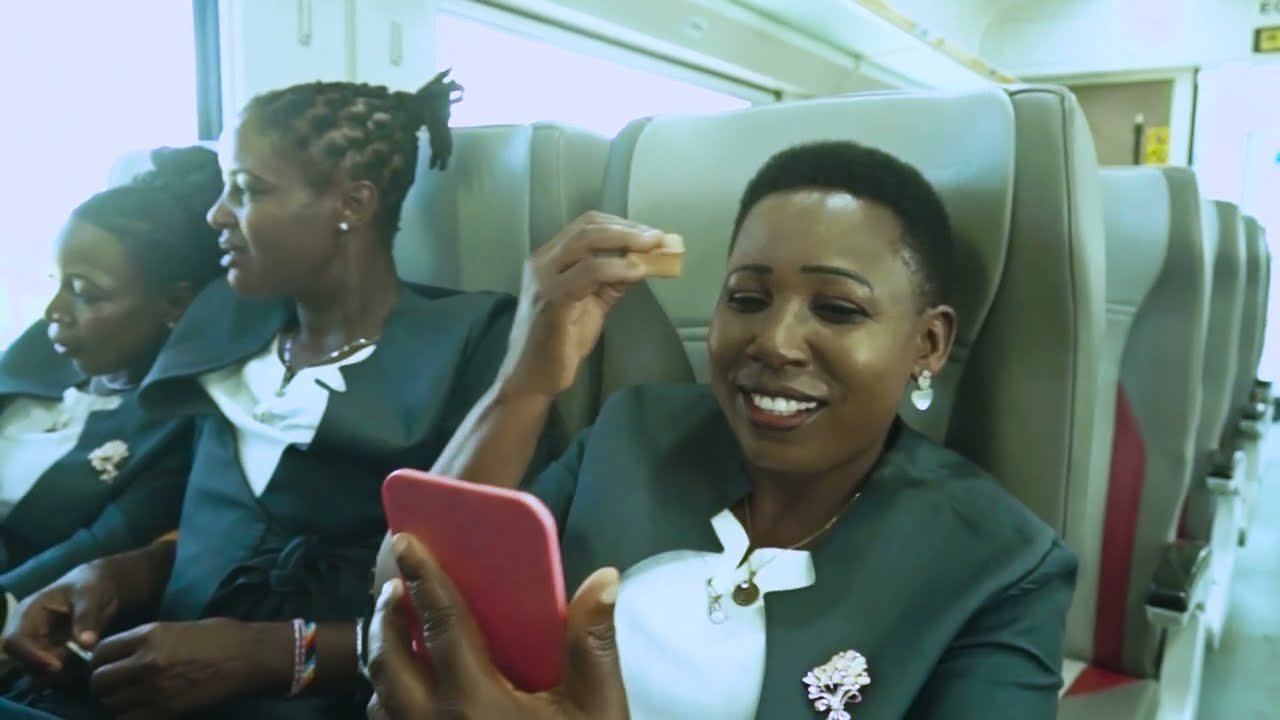 NIKUMBUSHE WEMA WAKO // MWAMBA CHOIR UFUNUO  (Official Music Video)