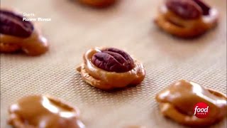 Visit http://www.foodnetworkasia.com for showtimes and exclusive
recipes! love chocolate caramel? bake these bite-sized treats by ree
drummond your f...