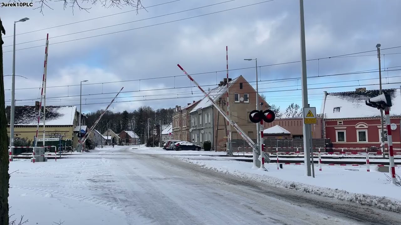 Przejazd kolejowy Szczaniec, ul. Herbowa / Lipowa // Polish Level Crossing