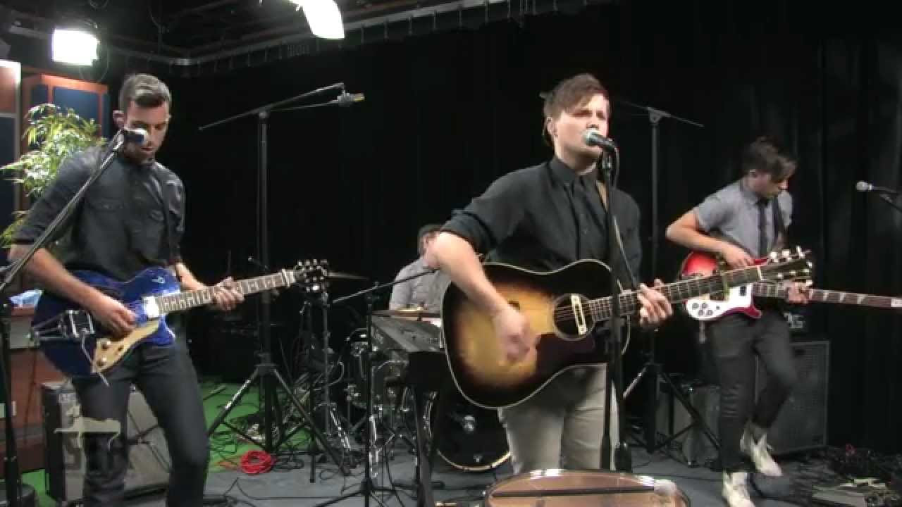 Small Town Session: Courrier - "Love is a Fire"
