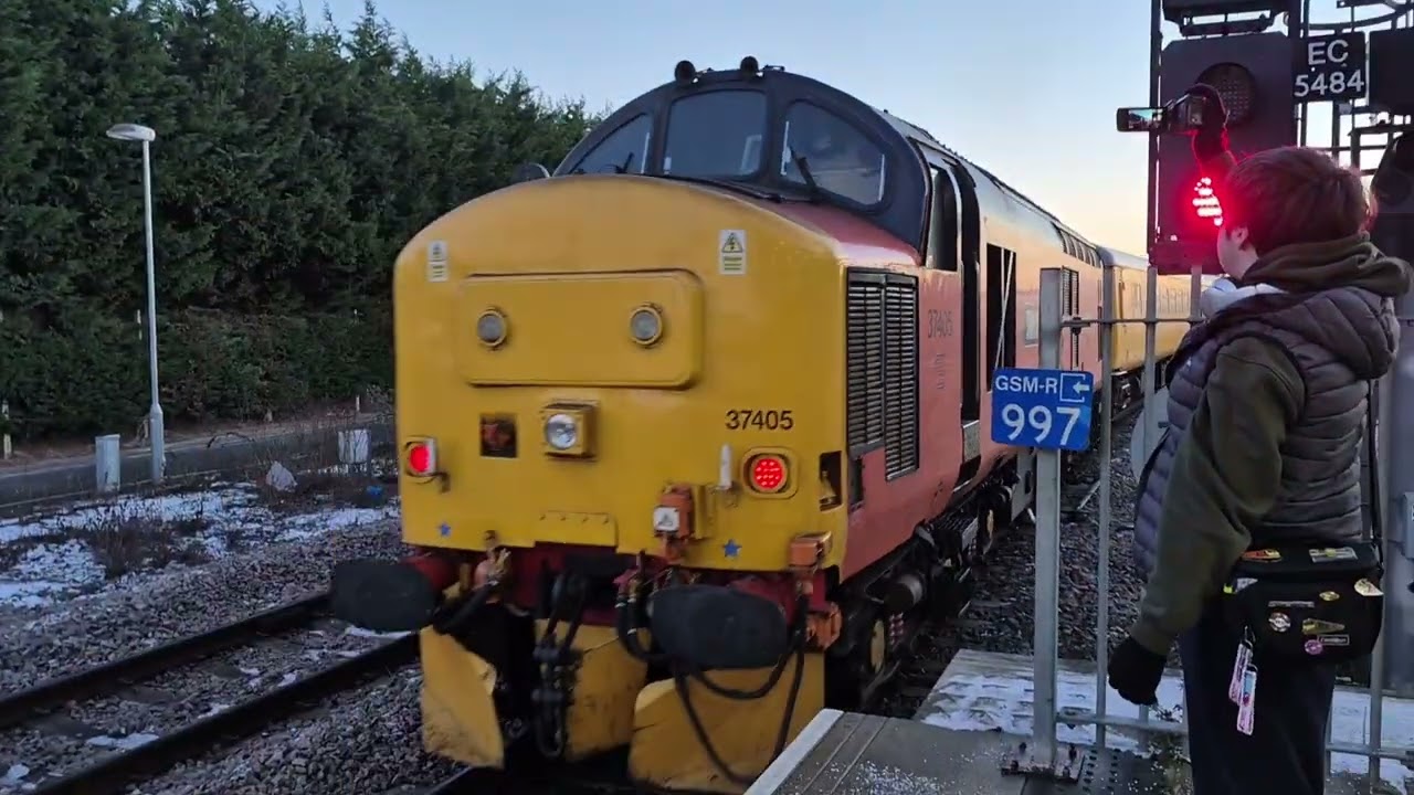 trainspotting at derby station 5/1/25 including class 37 thrash clagg and more and tones