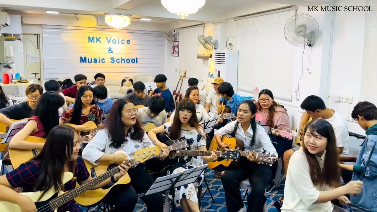 ချစ်တယ်ဟုတ်| Guitar Cover by MK Music School Students