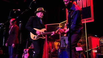 Dave Alvin - "Long White Cadillac" (eTown webisode #402)