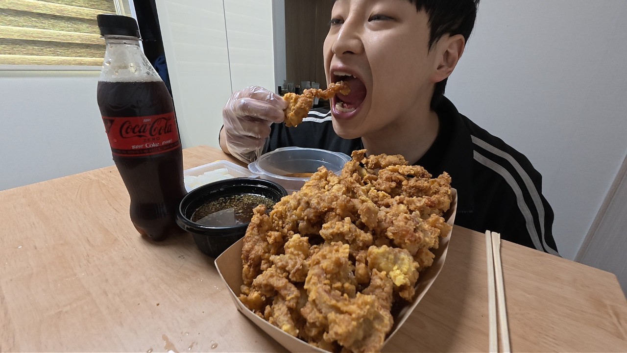 노랑통닭 알싸한 마늘 치킨 + 티 아시아 스파이시 비프 마살라 커리