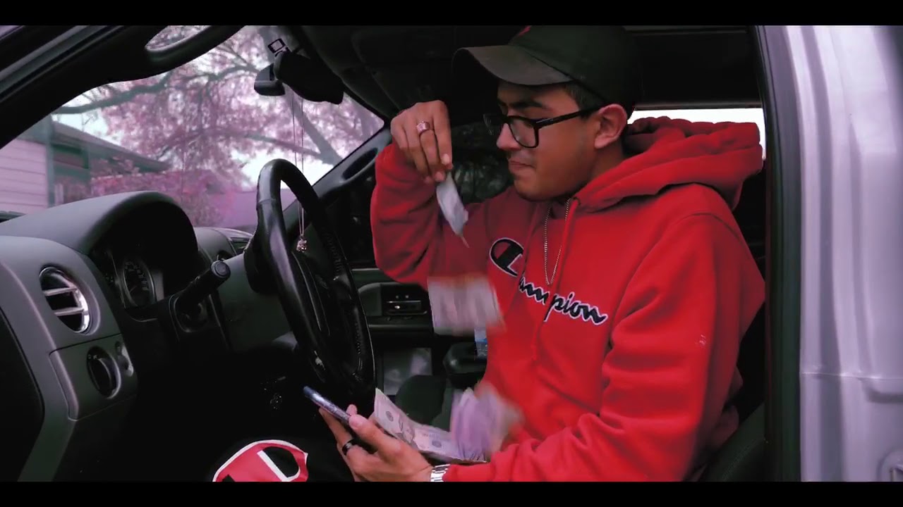 “INTRO” - John2x auf YouTube ansehen “INTRO” - John2x auf YouTube ansehen