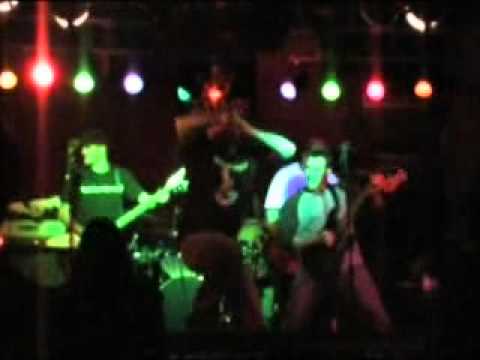 Ver Guernica - Ennui - Live at VPS 2006 no YouTube Ver Guernica - Ennui - Live at VPS 2006 no YouTube