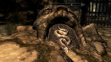 Skyrim Part 4 (The Elder Scrolls V)(Retrieve Golden Claw)