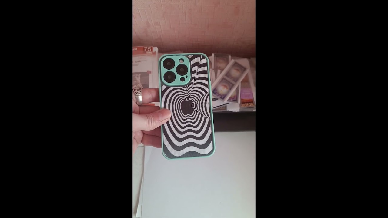 3Д стерео варио сменная наклейка на iPhone 15 Pro.