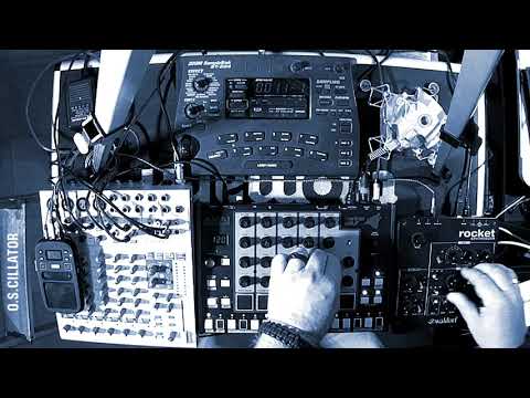 Drone Jam: Akai Rhythm Wolf as sequencer for Waldorf Rocket