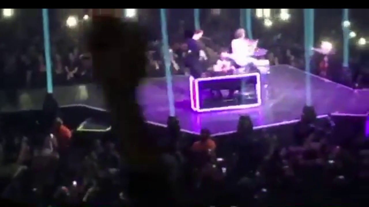 Muse - Dig Down [Acoustic Gospel Version] [Live @ Pechanga Arena, San Diego, CA 2019]