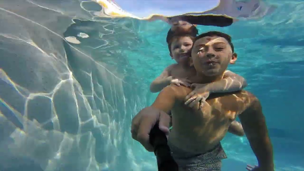 Tatum and Nixon underwater swimming with Gopro