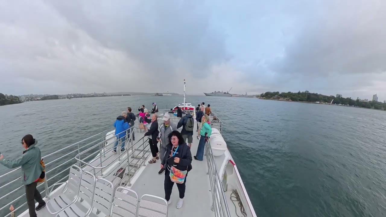 🌧️ Sydney sotto la pioggia: rientro suggestivo in battello verso Costa Deliziosa