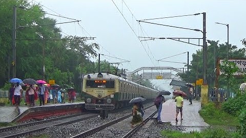 Train in Beautiful Rain : Train Arrived & Departure Amazing Rainfall