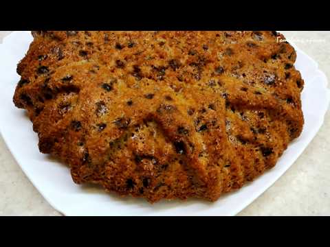 Видео рецепт Пирог с изюмом и грецкими орехами