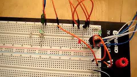 Raspberry Pi: NPN-transistor with LED in an RLC-circuit  with extra LED controlled by RPi