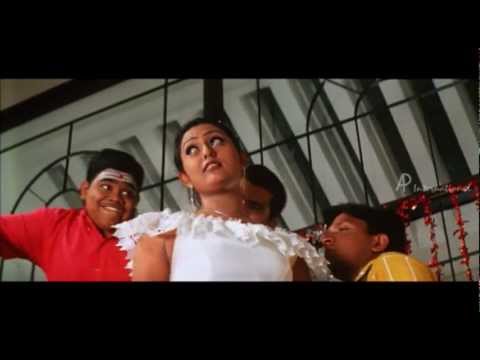 Vayasu Pasanga  Oorae Vittu Song