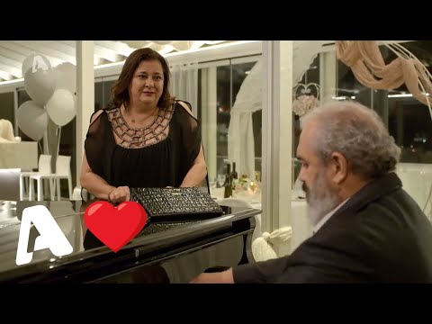 Η νύχτα μυρίζει