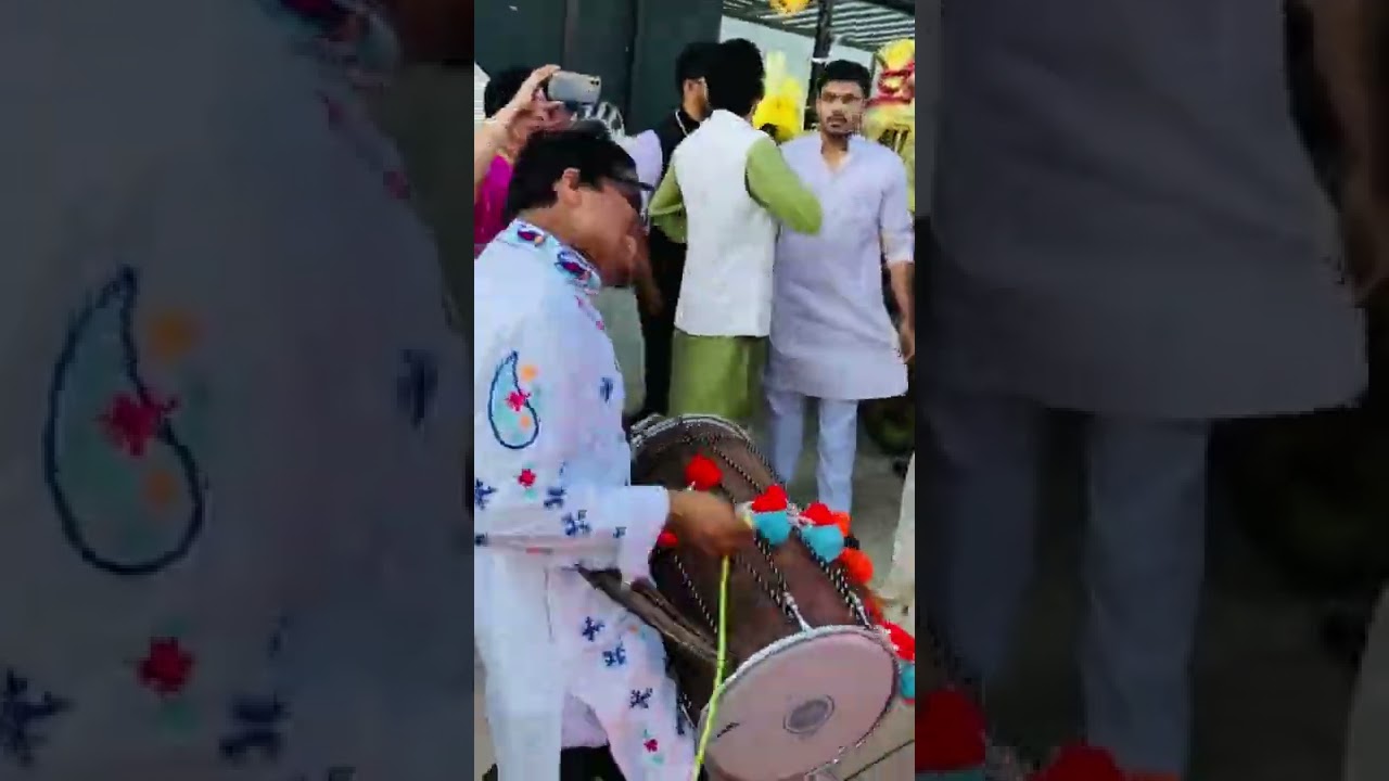 Artist Trilok’s professional dhol players punjabi dhol contect us on 08818884333 