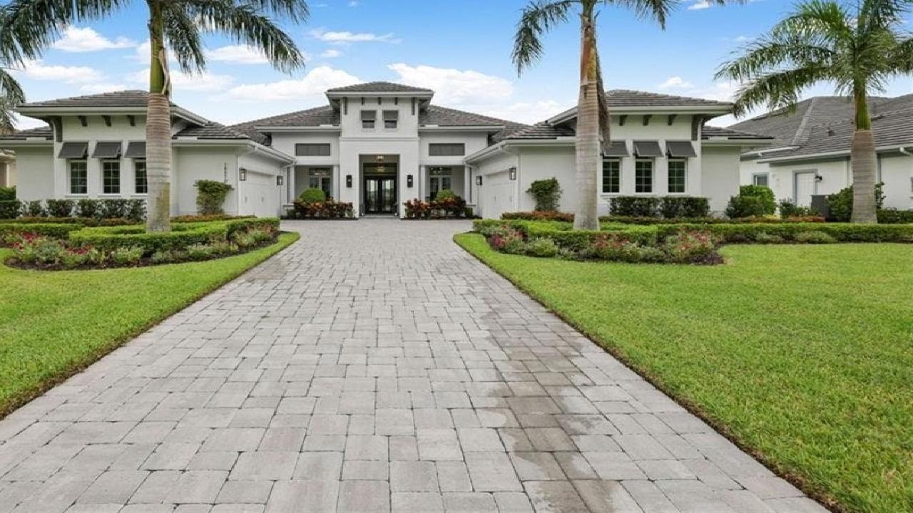 18570 Blue Eye LOOP, FORT MYERS, FL Presented by Dawn Bray.
