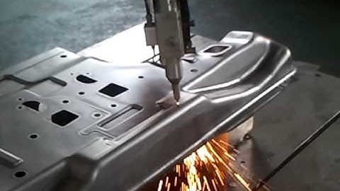 Fibermini3D with KUKA 3D robot fiber laser cutting machine