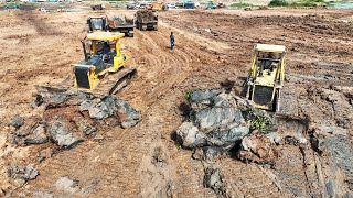 Skills Bulldozer Working In Mud Pushing Cutting Soft Dirt Old KAMAS Dump Truck Unloading Dirt screenshot 5