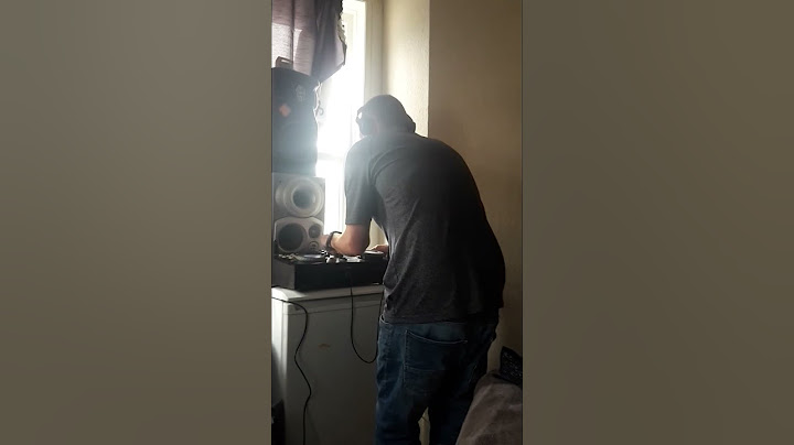 THE WORST DJ decks ever!!!!TRUE STORY!  #THIS IS A CAREFACTOR-0 SITUATION.