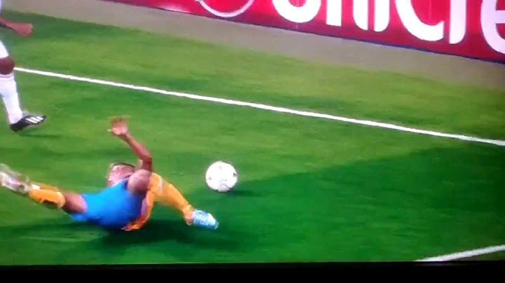 Arturo Vidal EPIC DIVE vs Real Madrid HD