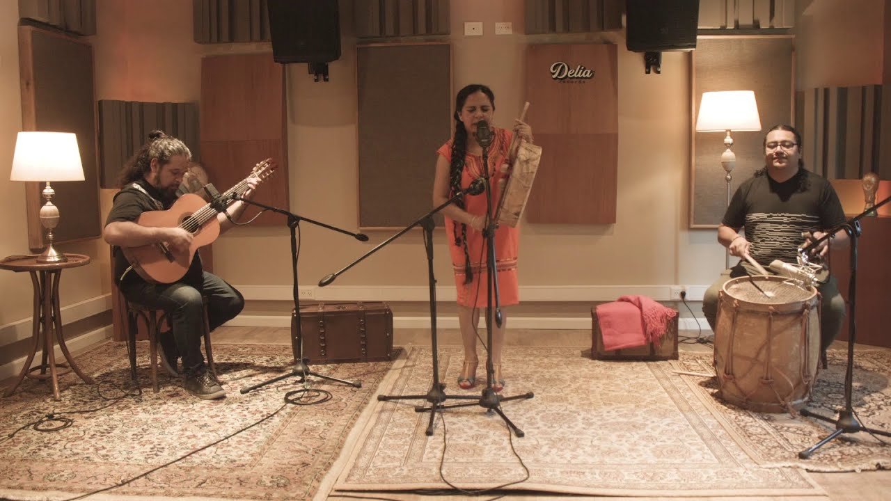 Mariana Carrizo: Doña Ubenza Live with  Caja, Guitar and Drum Trio