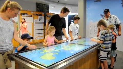 Des tables tactiles pour apprendre en s’amusant.