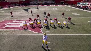 Blake Corum Jump-Cuts Under 4 Defenders For A 50-Yard Run