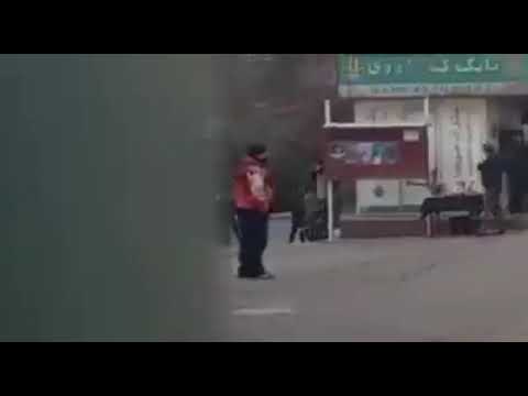 ممانعت حراست از پیوستن دانشجویان خارج از دانشگاه به تجمع اعتراض به قتل امیرمحمد خالقی