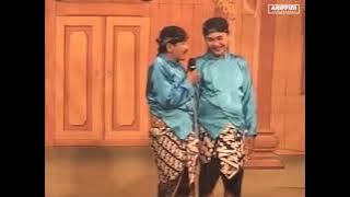 DAGELAN BAGIO CS.. Nyebleki Bokong e Morotuo