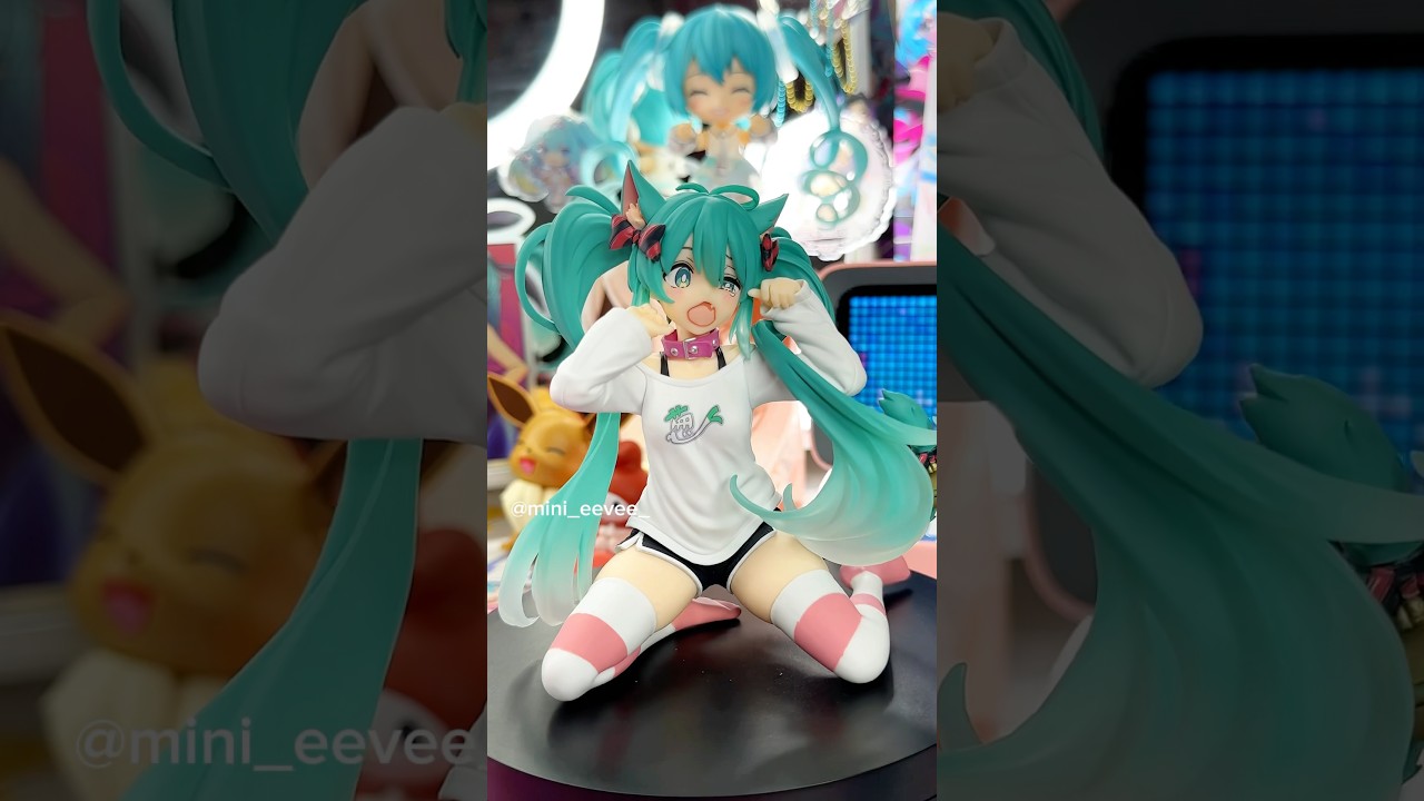Desktop Cute Hatsune Miku figure by Taito! 