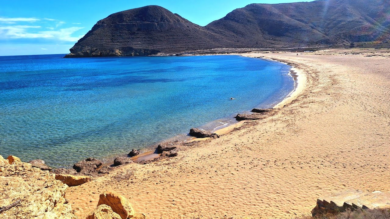 Sendero de La Molata, uno de los mejores en el Parque Natural Cabo de Gata (Almería).