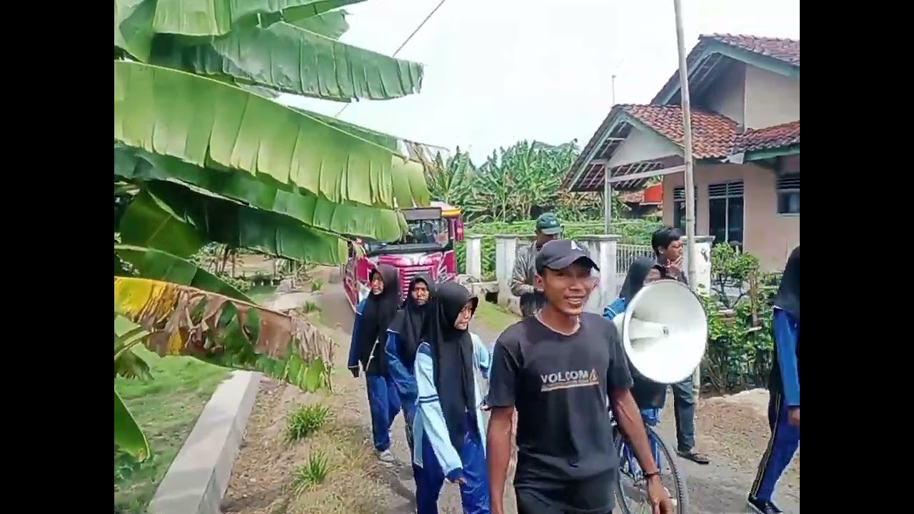 DRUMBAND SMP ISLAM LANGEN || DALAM RANGKA ACARA KHATAMAN DI WARAREJA  #atraksi #drumband