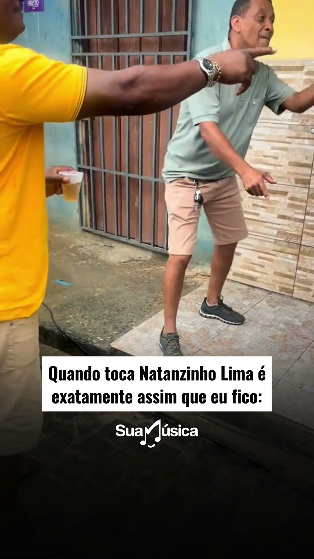 Não tem como ficar parado quando toca o fi de fiote NO DOZE, né não?! ?️? #shorts