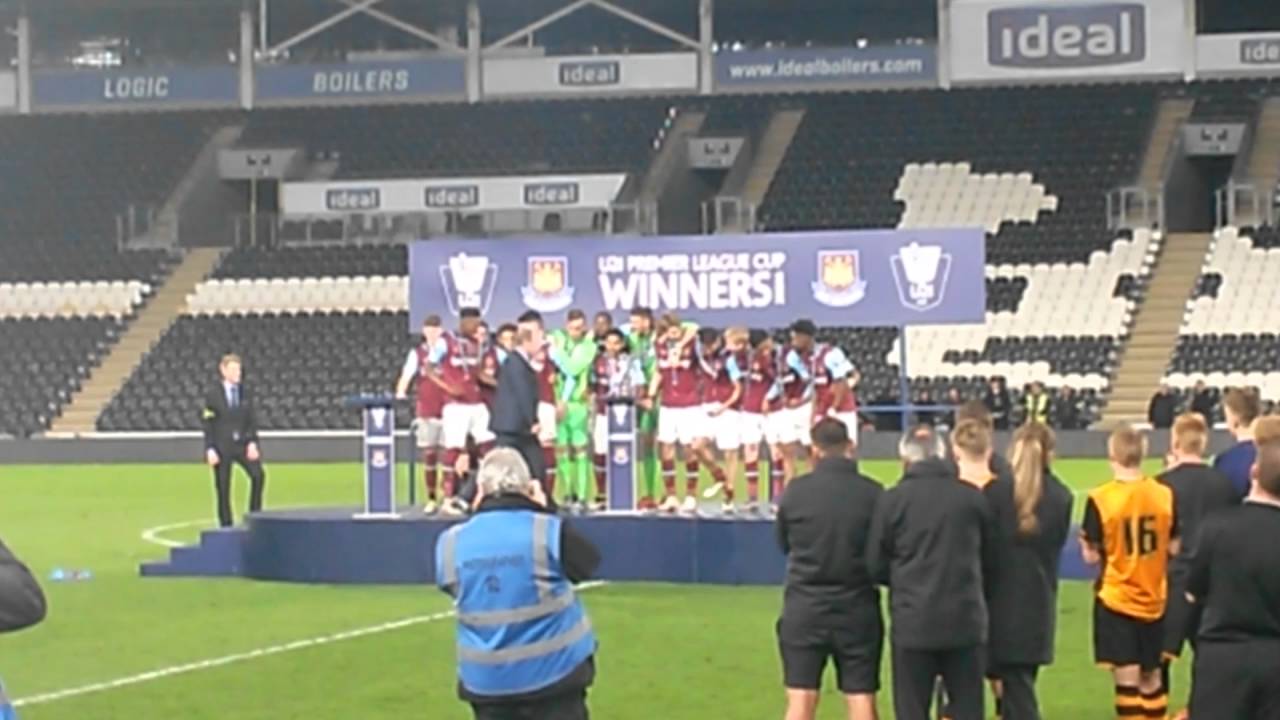 West Ham U21 Celebrating Winning The U21 Premier League Cup YouTube