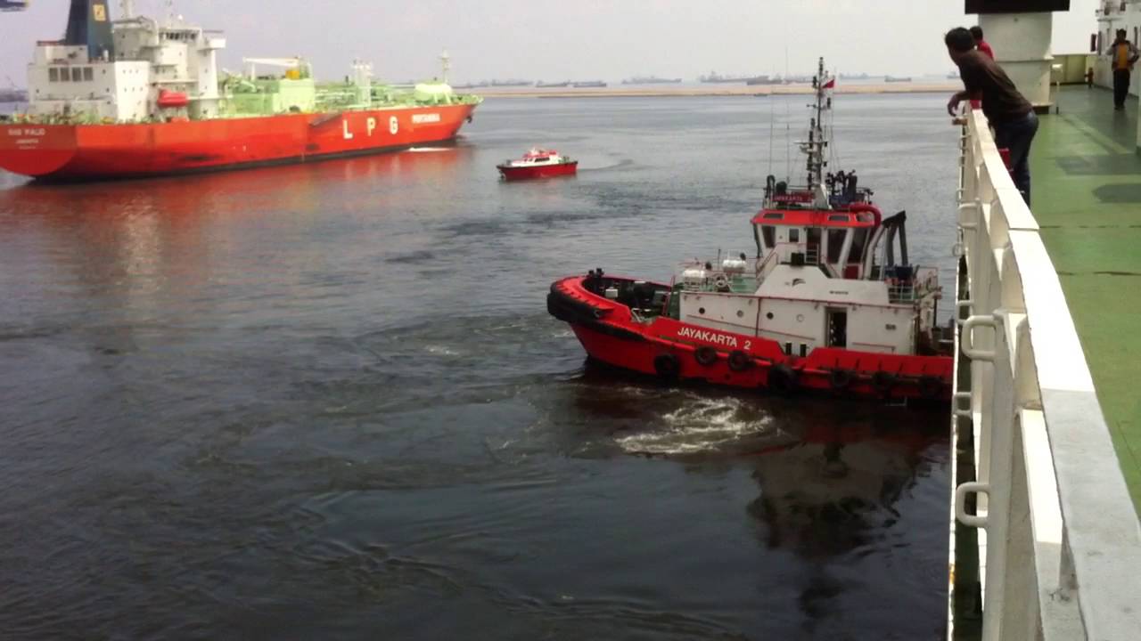 Powerful Tug YouTube