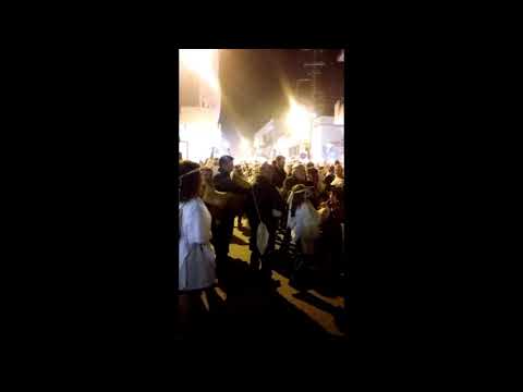 Εκατοντάδες Λαμπαδηφόρων στη