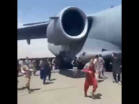 ქაბულის აეროპორტში ქაოსია - მოსახლეობა თვითმფრინავებში ასვლასა და ქალაქიდან გაღწევას ცდილობს