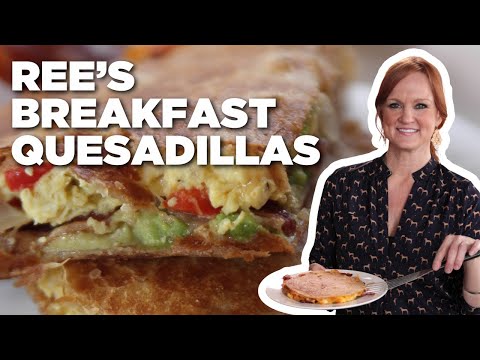 Ree Drummond's Breakfast Quesadillas | The Pioneer Woman | Food Network