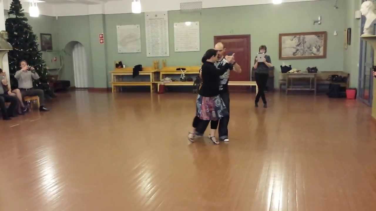 Lucas Panero and Cintia Tinelli - Sacadas, argentine tango lesson (2014-01-05 Oulu, Finland)