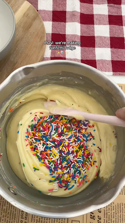 Will you be giving this fudge a try?✨🍭 #funfetti #fudge #sprinkles #shorts