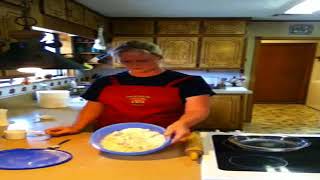 Tupperware pie crust